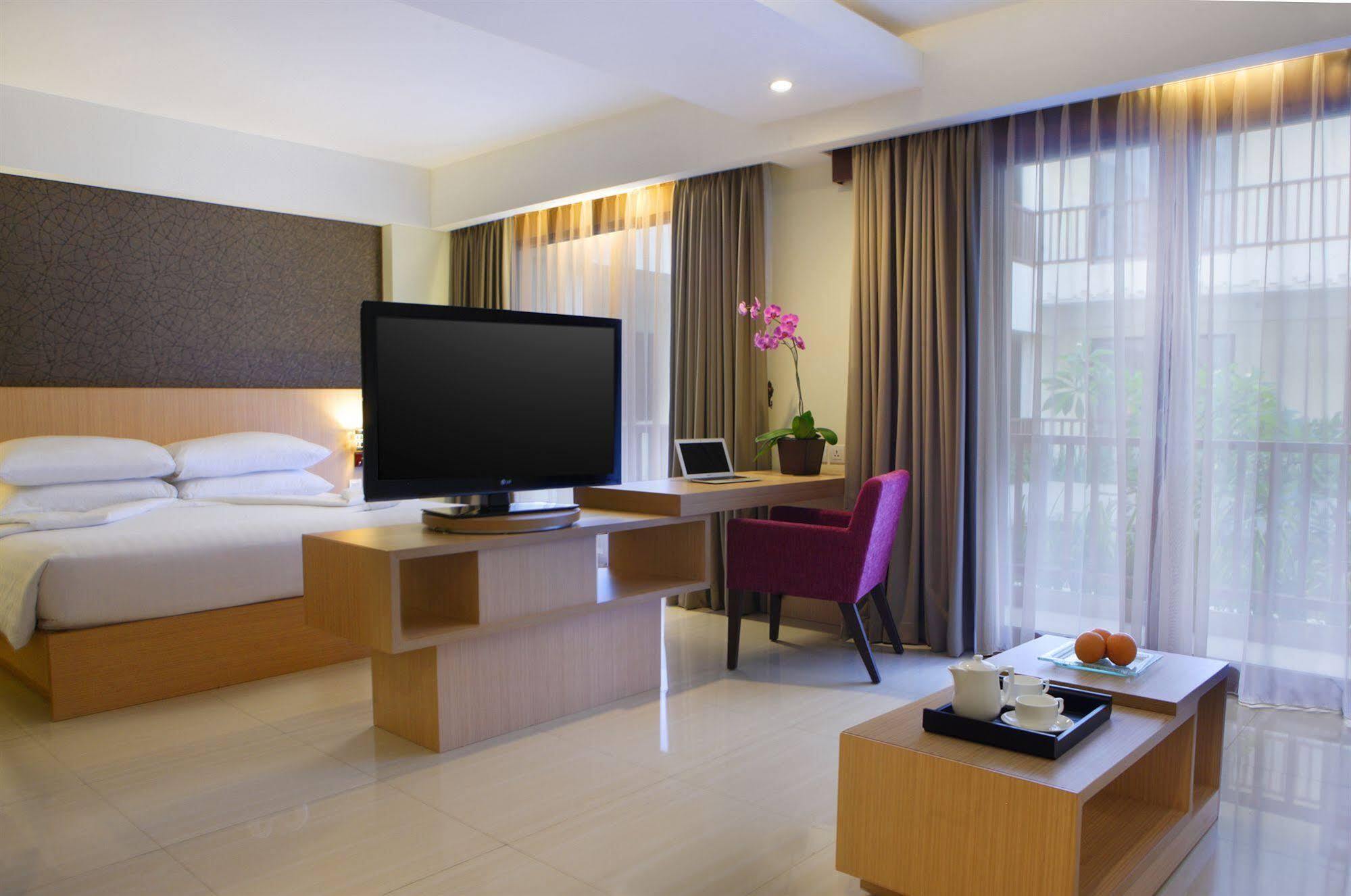 Sense Sunset 4*
